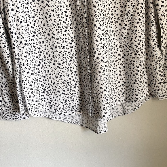 White patterned button down - Picture 3 of 6